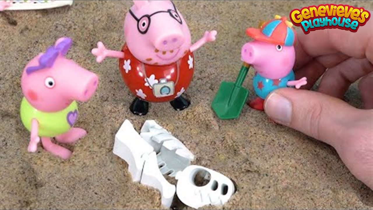 Peppa Pig at the Beach finds DINOSAUR Fossils Toy Learning Video for Kids!